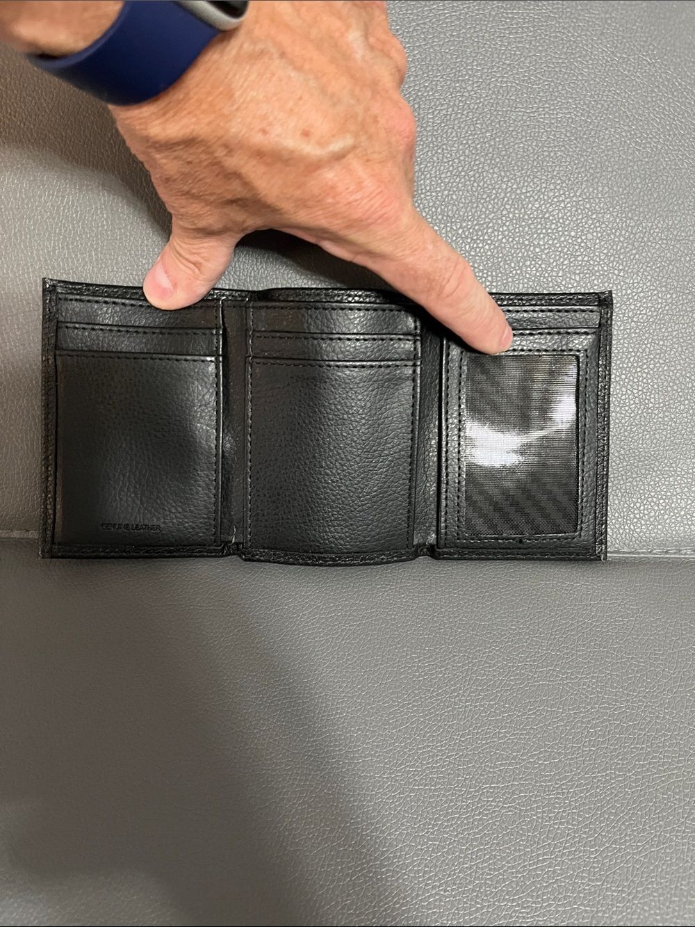 Nike Black Pebbled Leather Trifold wallet - Picture 2 of 7